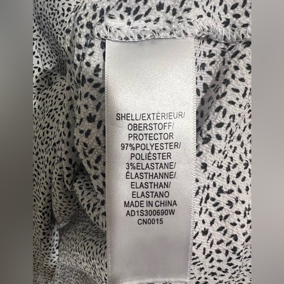 Adrianna Papell White w/ Black Specks Print Women’s Top Flutter Sleeves Size 2X - Picture 8 of 10